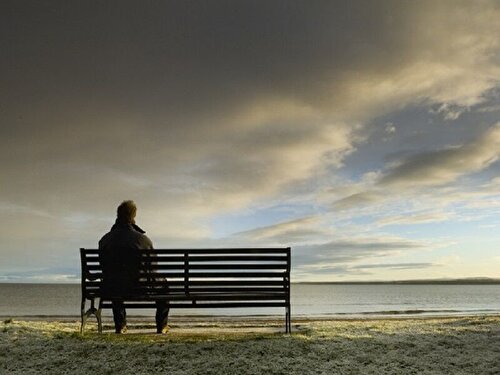 با من حرف بزن/تنهایی درد همیشگی من بوده است